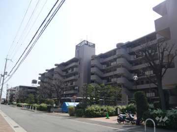 グランドメゾン新伊丹の外観（北西側から）