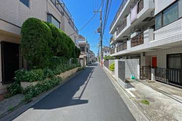 敷地の西側道路