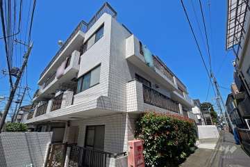 マイキャッスル荏原第２の外観（東側から）