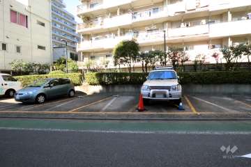 敷地内駐車場（屋外平面式）