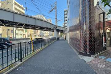 敷地北西側の前面道路