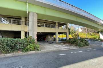 駐車場の出入り口