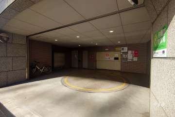 敷地内駐車場（屋内機械式）