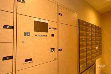 宅配ボックスと共用ポスト　