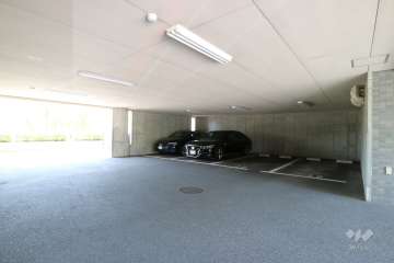 敷地内駐車場（屋内平面式）