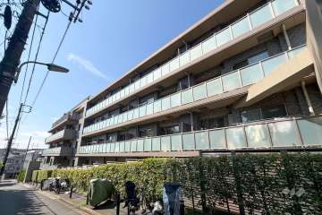 ザサンメゾン西大井金子山エルドの外観（南東側から）