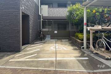 敷地内駐車場（屋外平面式）
