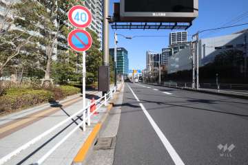 敷地南側の前面道路　
