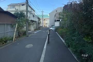 敷地北側の前面道路