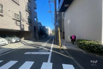 敷地北側の前面道路