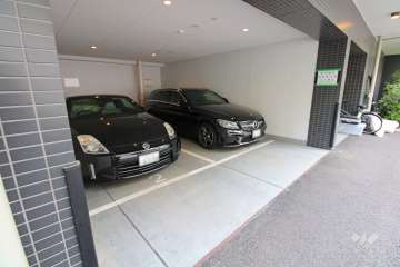 敷地内駐車場（屋内平面式）