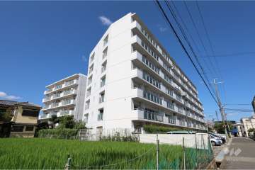 伊丹野間ダイヤハイツの外観（南西側から）