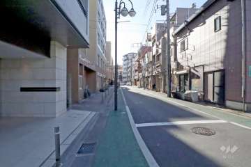 敷地北西側の前面道路