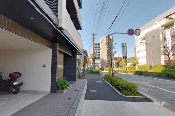 敷地東側の前面道路