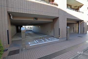 駐車場の出入り口