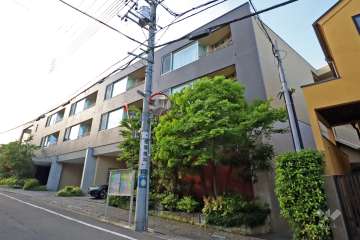 グランドメゾン中目黒THE CLASSの外観(南東側から)