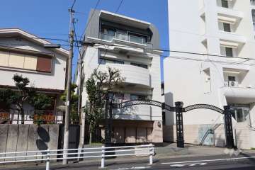 クレストフォルム駒沢公園の外観(南東側から)