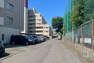 敷地北側の前面道路