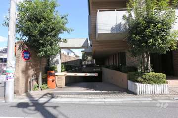 駐車場の出入り口