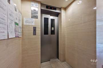 共用のエレベーター