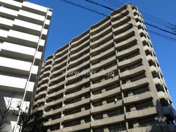 ヴィローゼ宝塚南口の外観（南側から）