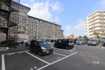 敷地内駐車場（屋外平面式）