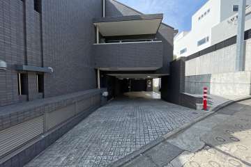 駐車場の出入り口