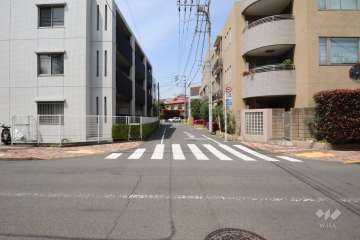 敷地南西側の前面道路