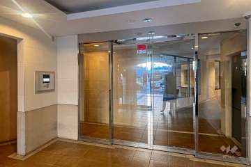 エントランスはオートロック付きです。