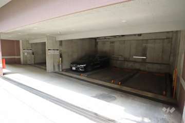 敷地内駐車場（屋内機械式）　