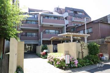 クレッセント祐天寺の外観(北西側から)　　