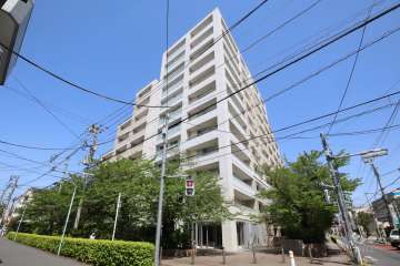 ザ目黒桜レジデンスの外観(南東側から)