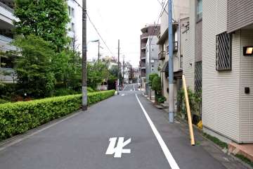 敷地南西側の前面道路
