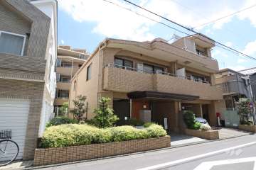 ソフィア学芸大学の外観(北西側から)