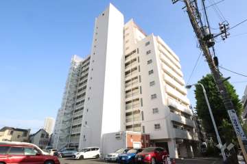 ドルフ目黒の外観(北西側から)　