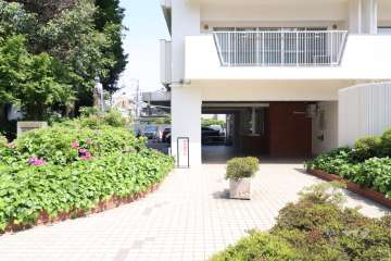 エントランスアプローチ　