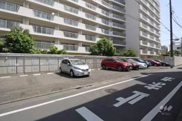 敷地内駐車場（屋外平面式）　　