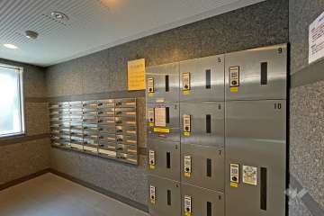 共用ポストと宅配ボックス