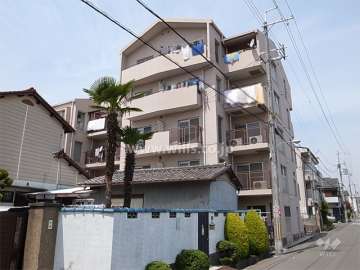 エスト新伊丹の外観（南東側から）
