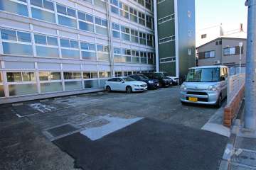 敷地内駐車場（屋外平面式）・来客用駐車場