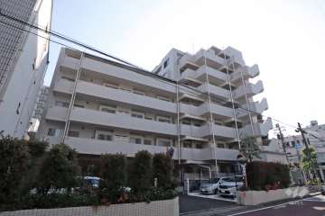 東急ドエルアルス目黒青葉台の外観(北東側から)