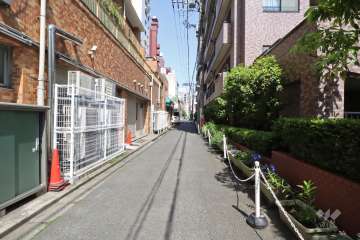 敷地南西側の前面道路