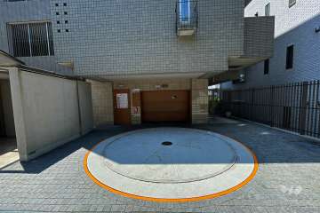 敷地内駐車場（屋内機械式）