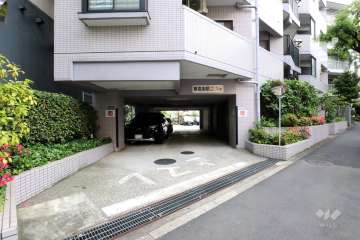 敷地内駐車場（屋内平面式）