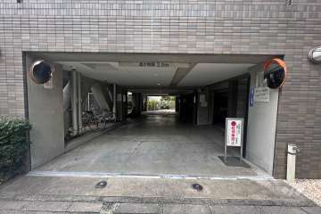 敷地内駐車場（屋内平面式）