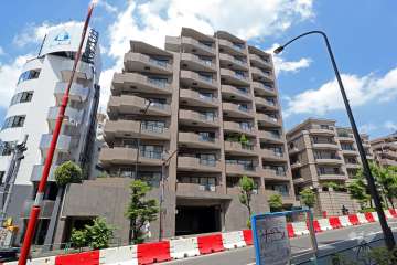 目黒青葉台グランドハイツの外観(南西側から)