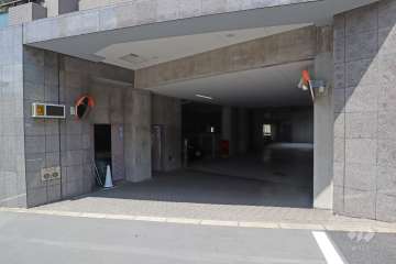 駐車場の出入り口