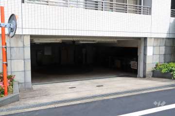 駐車場の出入り口