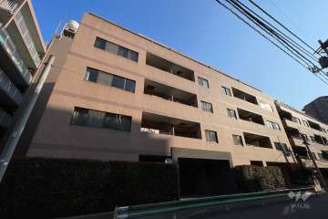 コスモ目黒東山の外観（南西側から）