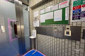 エントランスはオートロック付きです。